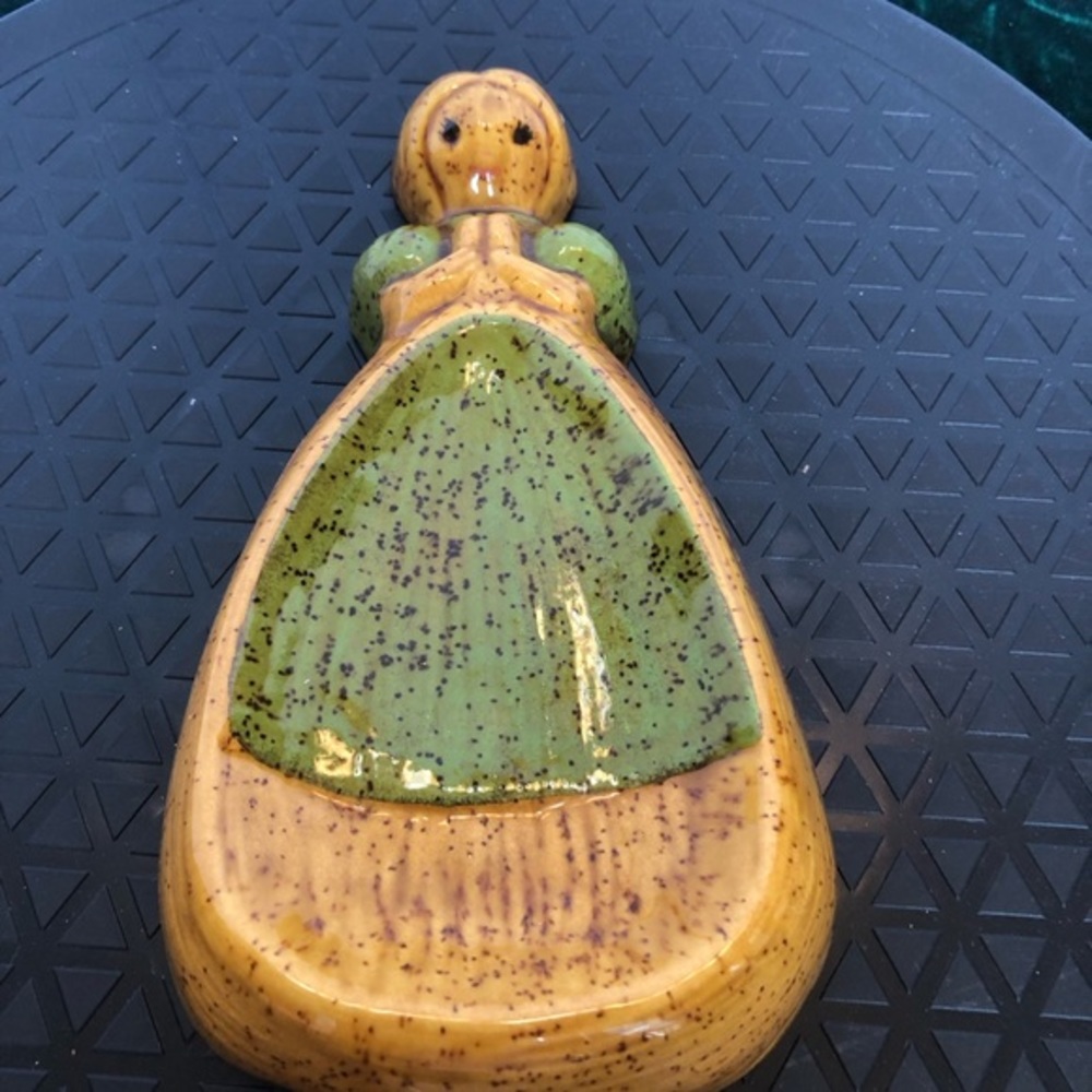 Vintage Maiden Spoon Rest Ceramic Green Gold Country Farmhouse Cottage Rustic